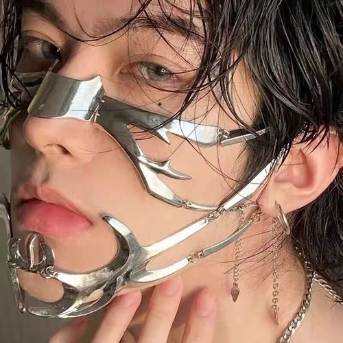 Punk futuristic alien - ⚡,